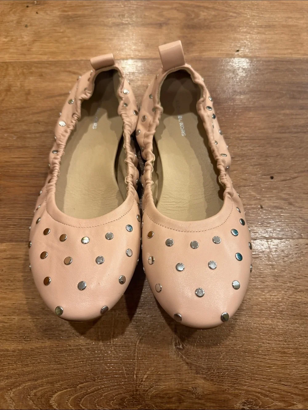 size 8.5 michael Kors women use good condition Blush Studded Ballet Flats